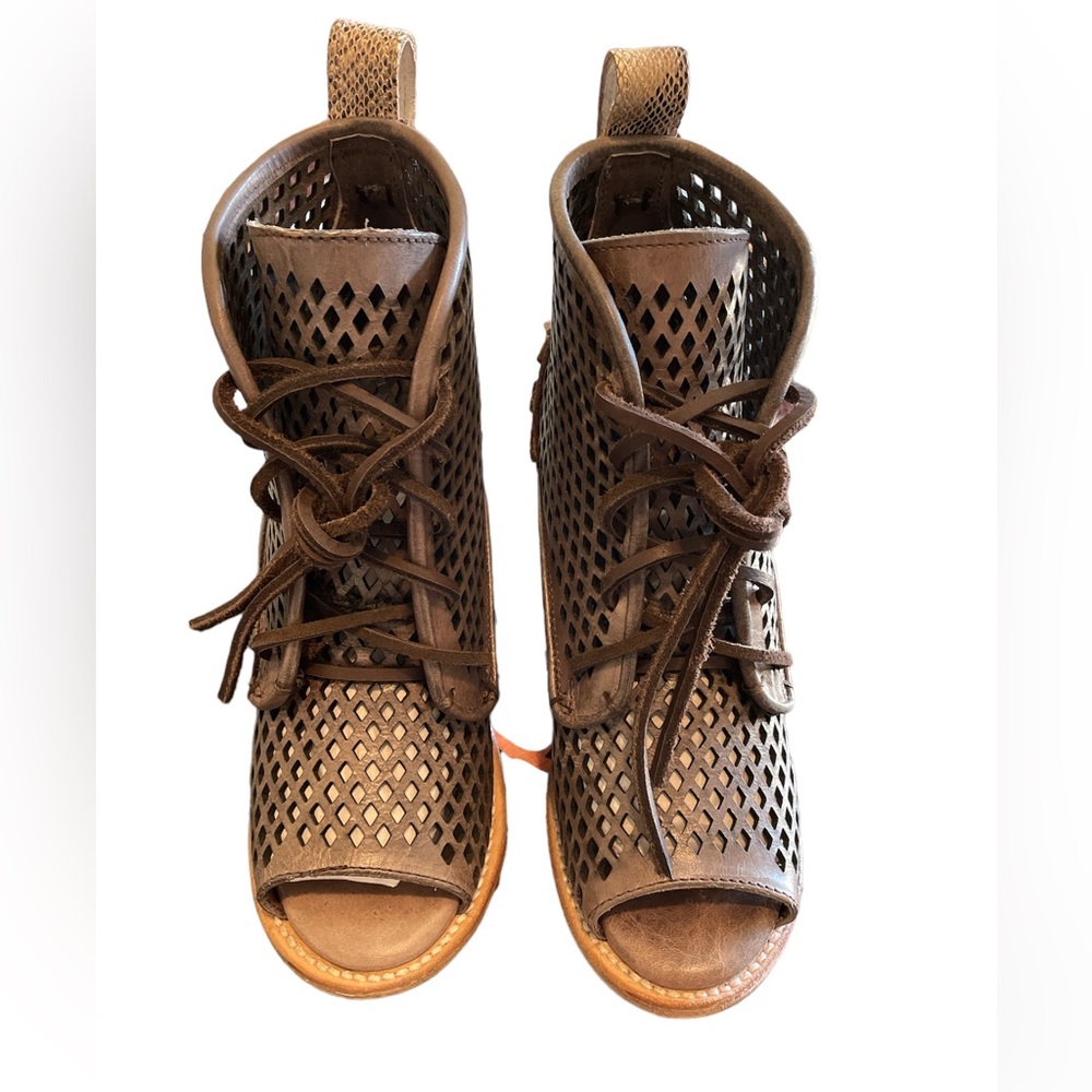 Freebird Benni Brown Multi 8